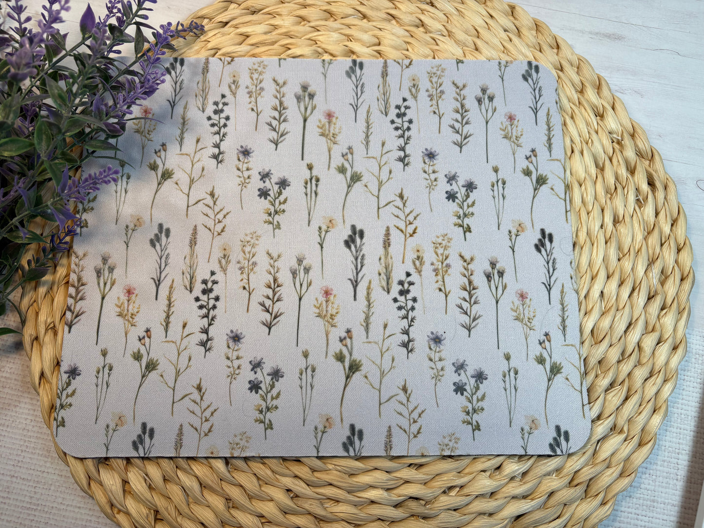Ensemble de planification hebdomadaire avec motifs fleurs des champs