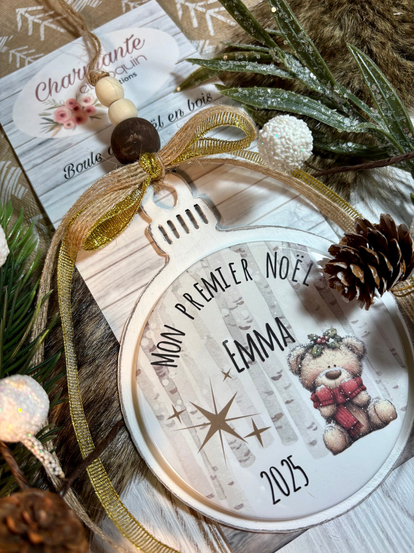 Ma première boule de Noël en bois de style rustique chic.