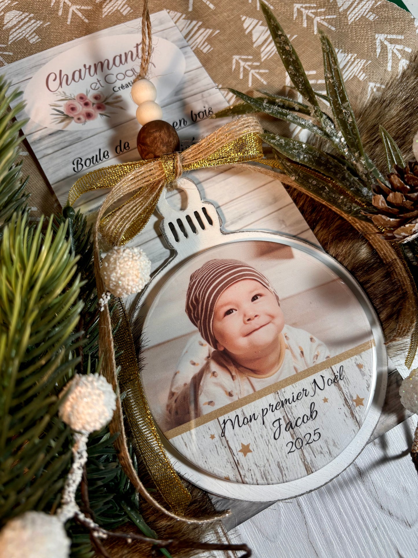 Ma première boule de Noël en bois de style rustique chic.