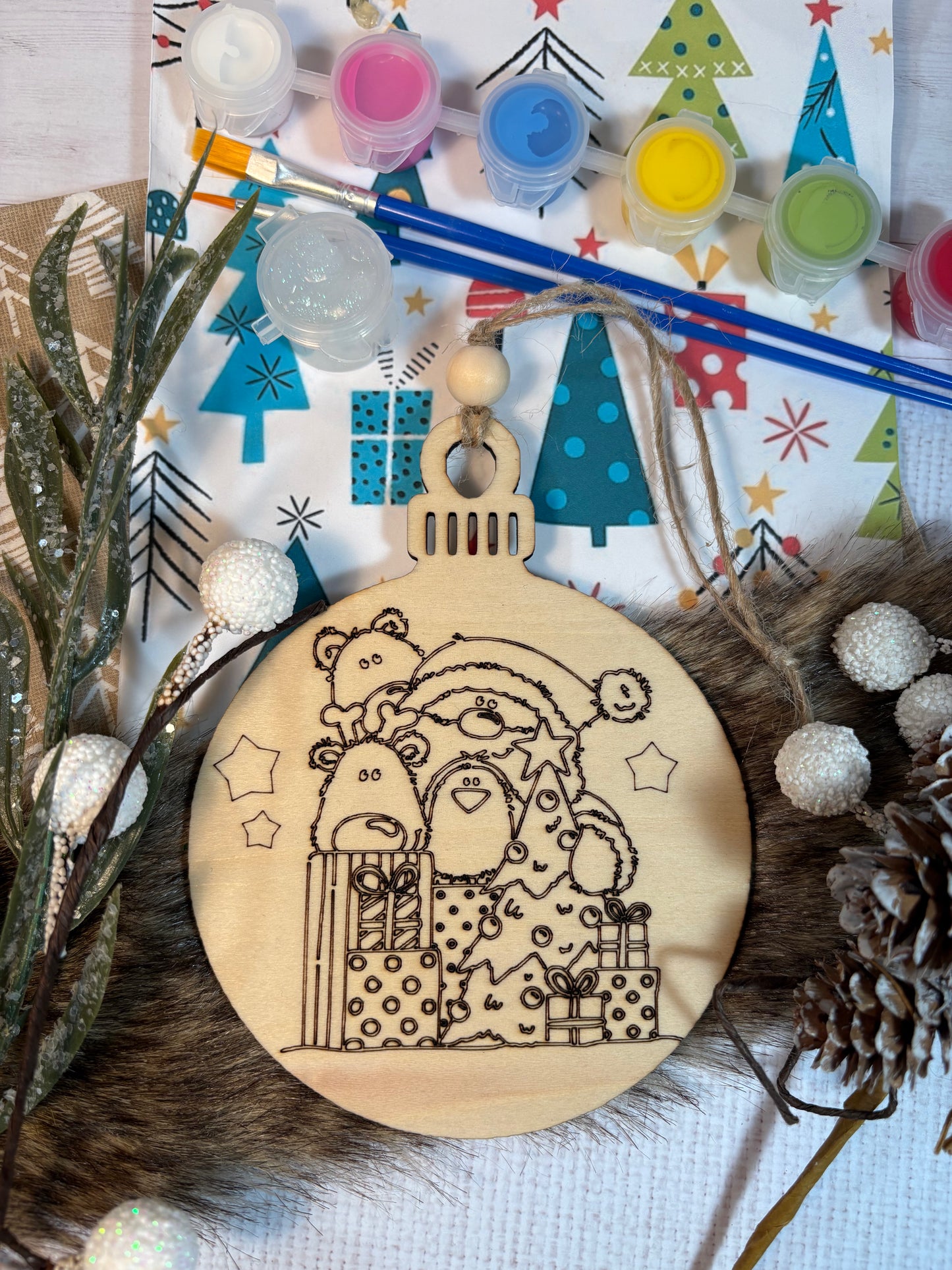 Ensemble créatif peinture acrylique sur bois pour enfants thème boule de Noël