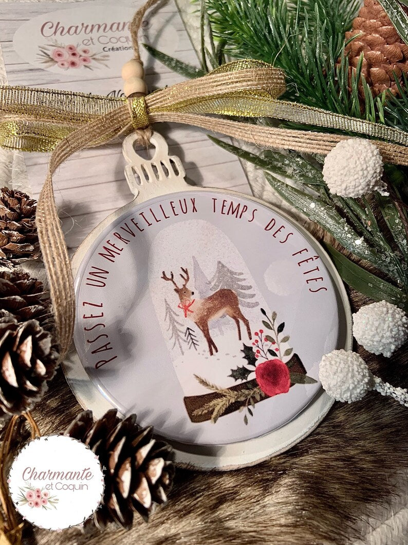 Boule de Noël en bois personnalisé de style rustique chic avec charmant motif du temps des fêtes