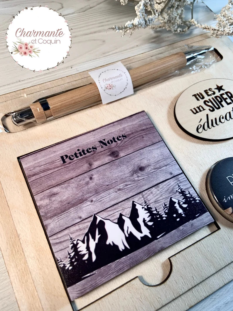 Ensemble porte crayon, bloc notes avec feuilles autocollantes et deux aimants. Petit organisateur de bureau. Cadeau pour éducateur