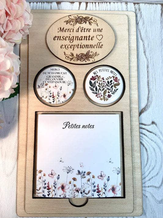Cadeau enseignante, petit ensemble personnalisé en bois avec bloc notes autocollants et deux ensembles d’aimants personnalisés