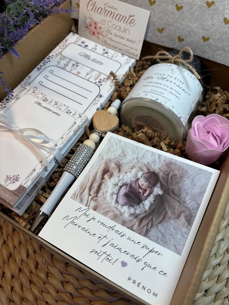 Charmante boîte cadeaux personnalisée cadeau pour une demande marraine.