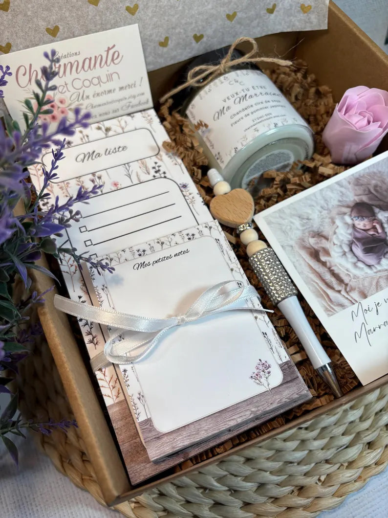 Charmante boîte cadeaux personnalisée cadeau pour une demande marraine.