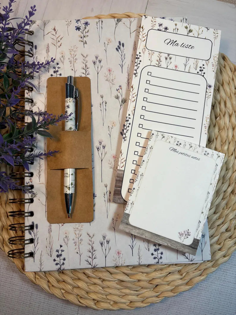 Ensemble de notes assortie sur le thème petites fleurs des champs.