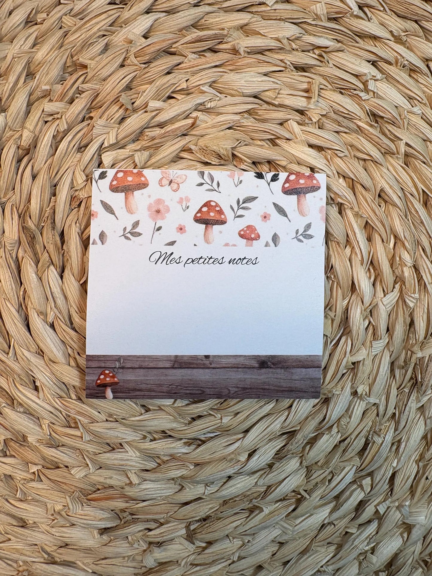 Ensemble de notes assortie sur le thème petits champignons aux couleurs d'automne