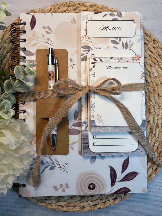 Ensemble de notes assortie sur le thème petites fleurs délicates