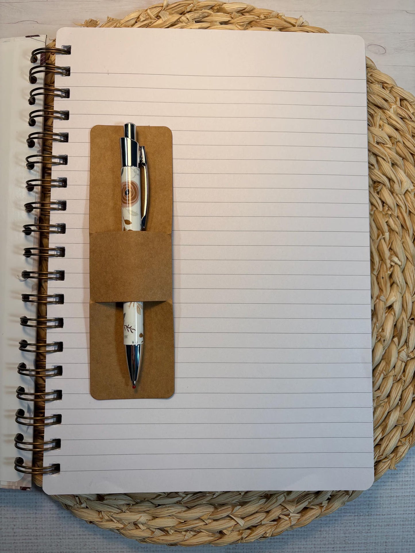 Ensemble de notes assortie sur le thème petites fleurs délicates